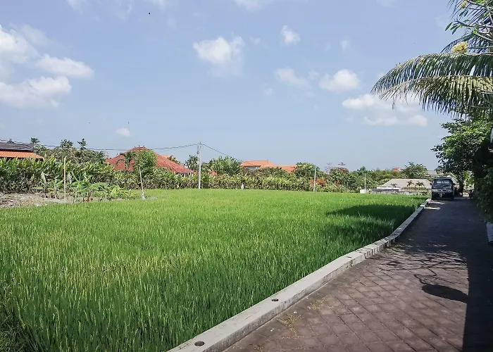 Agung Mitra Reddoorz Canggu (Bali)